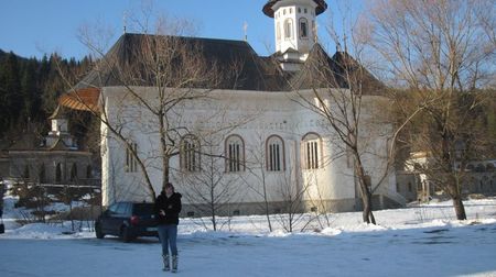 Biserica noua de la Manastirea Putna Noua