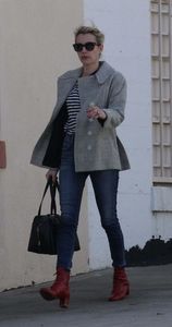 emma-roberts-out-and-about-in-beverly-hills-january-19-2017_120093100