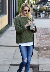 emma-roberts-street-style-out-in-la-november-2015_1_thumbnail