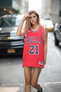 street-style-new-york-stefanie-giesinger-gettyimages-601722610_master_gallery_large_portrait