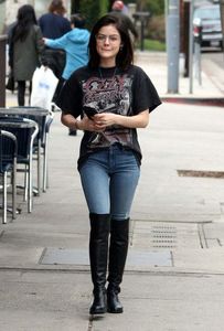 lucy-hale-in-tight-jeans-out-in-studio-city-february-10-2017_111050452