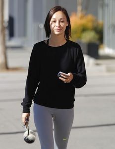 cara-santana-in-leggings-out-in-los-angeles-03-09-2017_1