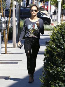 cara-santana-out-in-los-angeles-03-23-2017_2