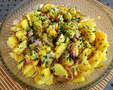 Salata de cartofi berlineza