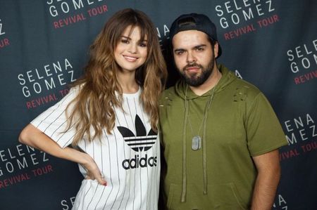 selena-gomez-meet-greet-at-the-valley-view-casino-center-in-san-diego-ca-july-2016-1