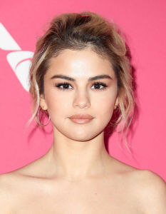Selena_Gomez_-_Billboard_Women_in_Music_on_November_30-13
