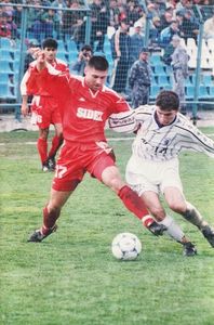 Otelul Galati 1999-2000 Danut Oprea si Daniel Rednic mai in spate Emil Spirea