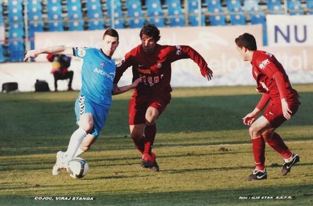 Otelul Galati Cfr Cluj 2009-2010 Samuel Cojoc in duel cu Emmanuel Culio