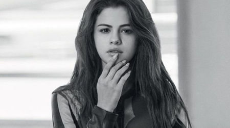 Selena-Gomez-Vogue-Brazil-June-2016-Cover-Photoshoot05-750x420