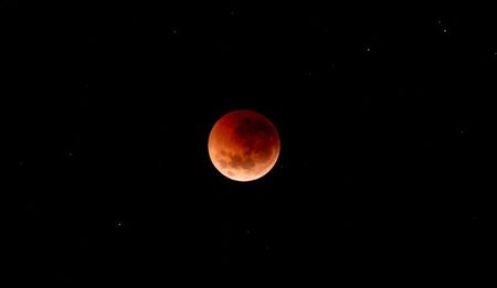 Eclipsa totala de Luna conjuncta cu Marte (Australia); 27 iul. 2018 - poza preluata de pe net
