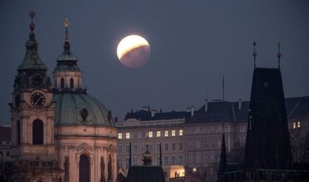 Eclipsa totala de luna in Leu, Praga; 21 ian. 2019 - Blood Wolf Moon
poza preluata de pe net
