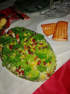 Salata festiva de cartofi și broccoli
