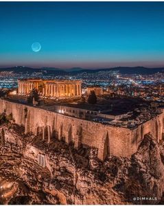 Luna in scadere, Acropole, Grecia; 12 nov. 2020

