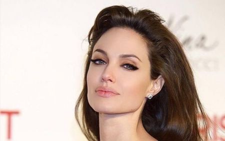 Angelina Jolie -Gemeni ☑; ♥︎ inolovesasu- Gemeni ♥︎
