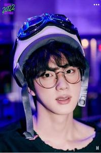 Jin: Dacă e să stai cu mine ,atunci stai până la capăt ♡