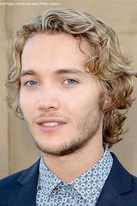 toby-regbo