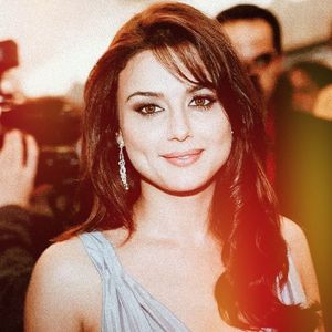 • xBarbieLandx3 said P and got Preity Zinta.