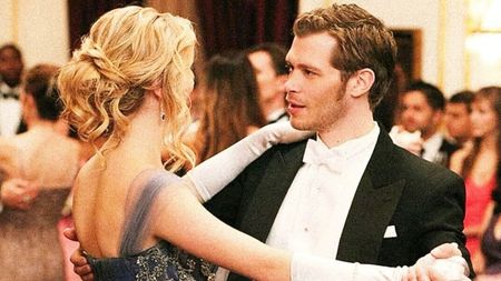 • Haxan got “Give Me Love” by Ed Sheeran. S03E14.; Everyone dances at the Mikaelson Ball - https://youtu.be/0Us847FzZ6E?si=J10mPhYiHPSM_LYF
