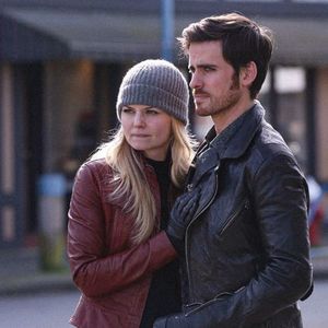 • crawlingback2me got Emma and Hook.; TV-Show: Once Upon a Time.
