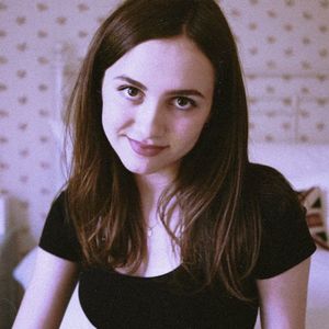 • Frimousse’s choice, Maude Apatow, won’t play Lori.